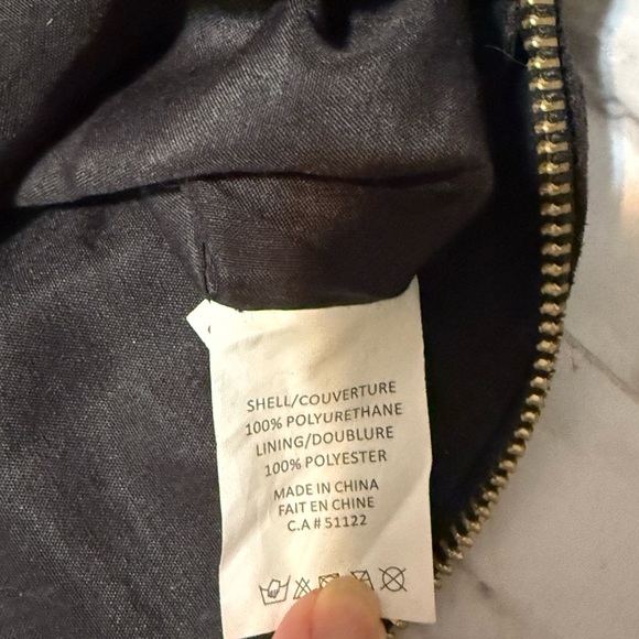 Black and Gold Crossbody Bag with Textured Design - Picture 7 of 11